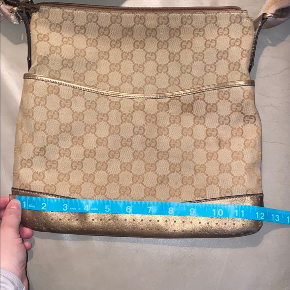 🔥S🚫LD🔥GUCCI GG Gold Perforated Crossbody - Picture 11 of 12